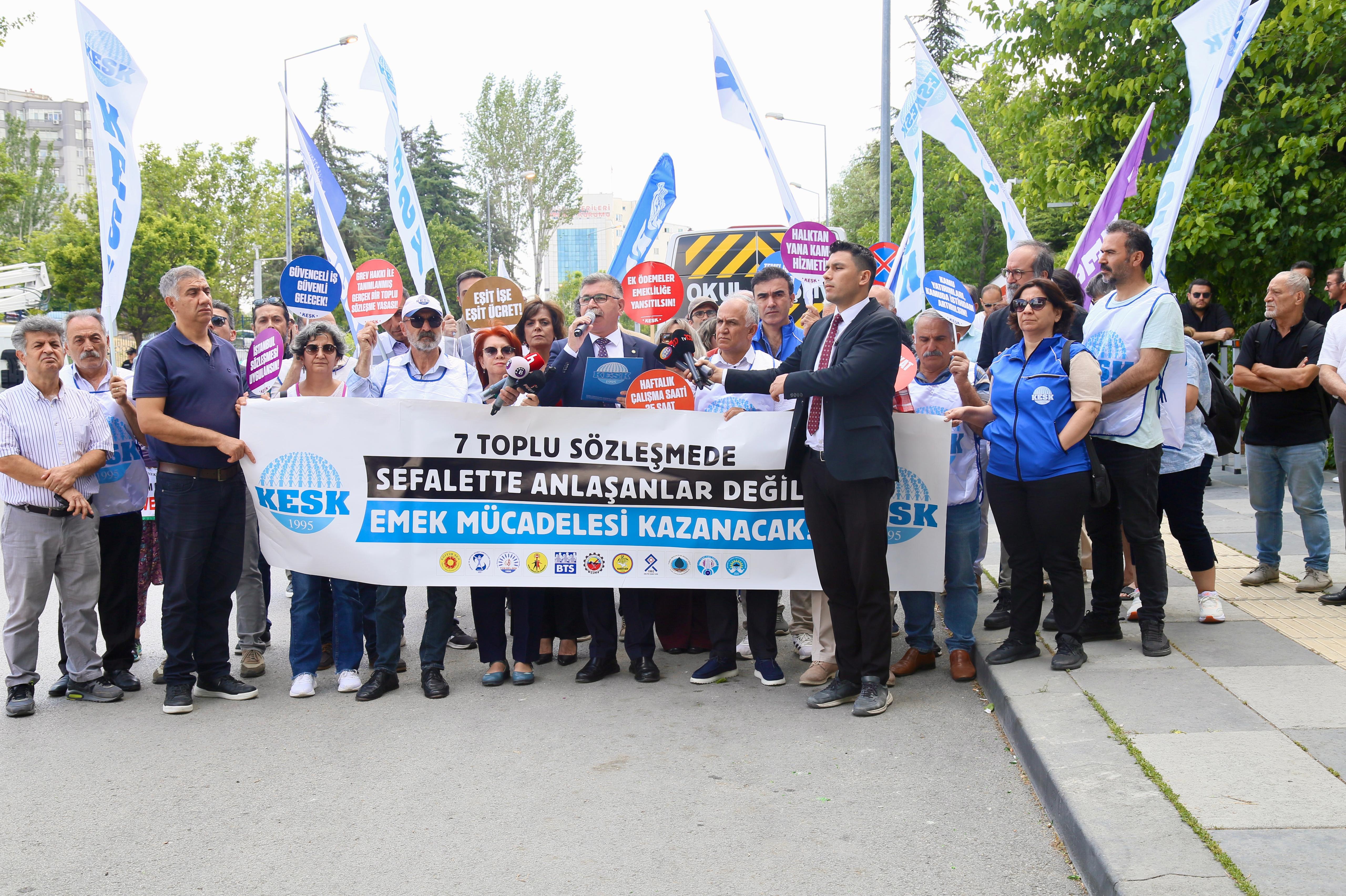 Tüm Kamu Emekçilerine, Sendikalara Çağrımızdır:  “Toplu Sözleşme” Adı Altında 7 Dönem, 14 Yılda Kaybeden Hep Biz Olduk  Gerçek Bir TİS İçin, Emeğin Hakları İçin Birleşelim!